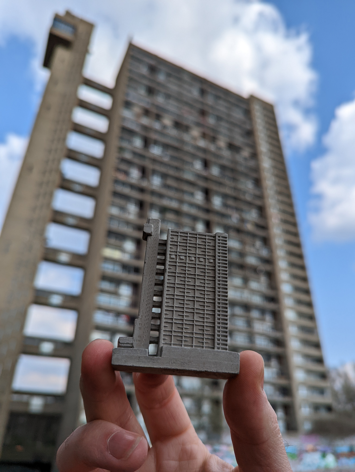 Hold your favourite concrete building in the palm of your hand and treasure it forever. Beautifully hand-cast concrete models.  Perfect as unique gifts or extraordinary centerpieces. Elevate your décor with these concrete masterpieces today!