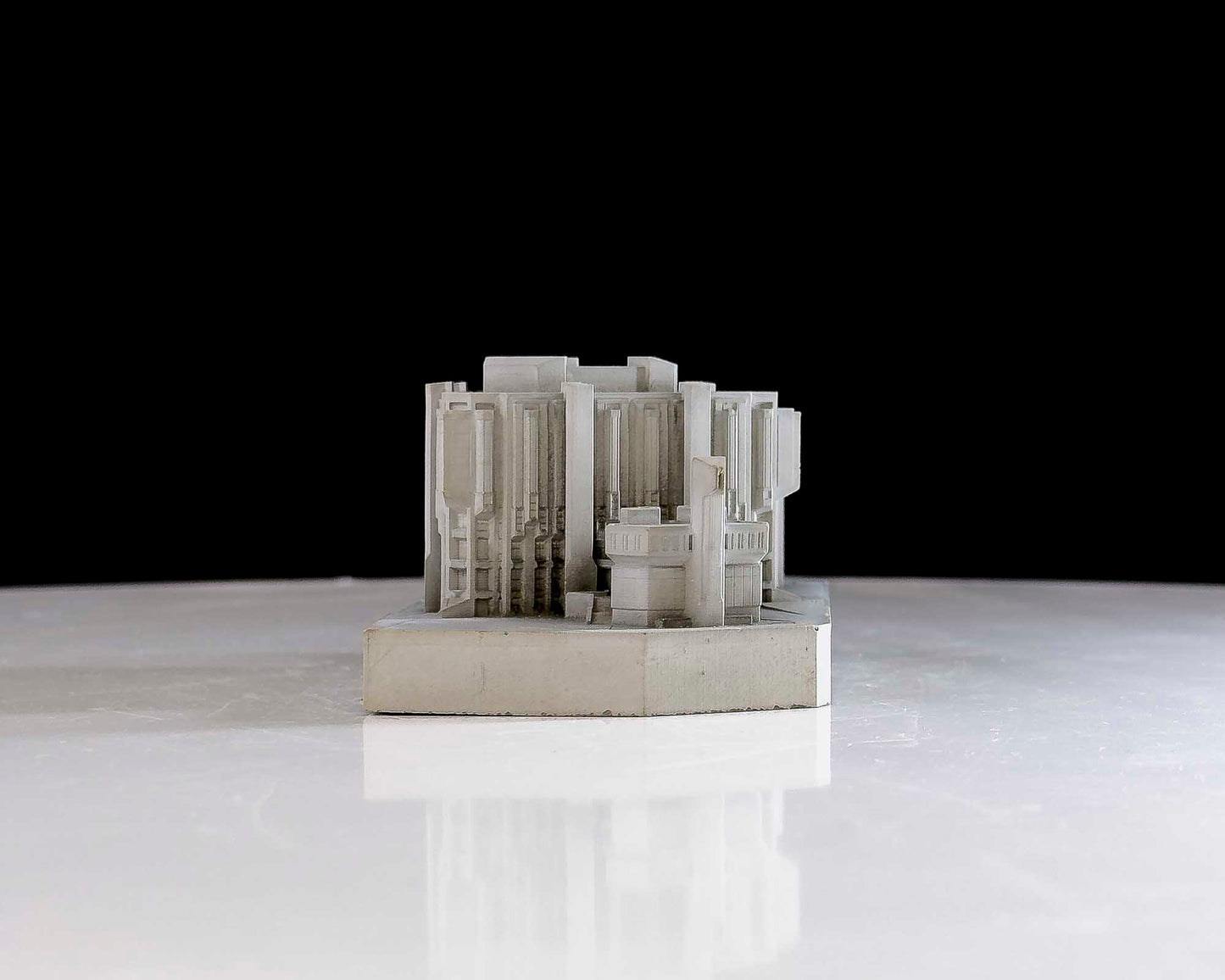 Robarts Library, University of Toronto – Miniature Concrete Model