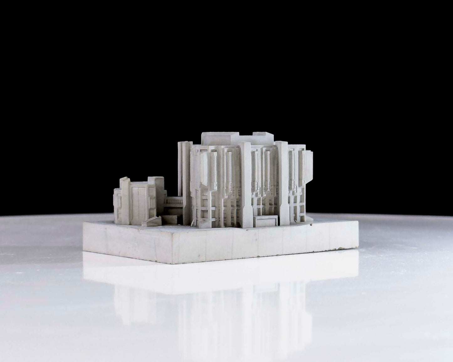 Robarts Library, University of Toronto – Miniature Concrete Model