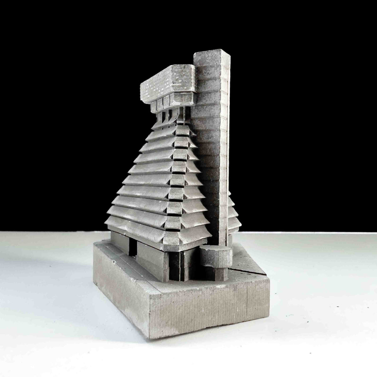 La Pyramide, Abidjan