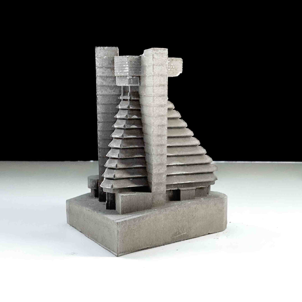 La Pyramide, Abidjan
